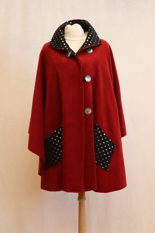 Capes "La Voyageuse" Rouge Clair