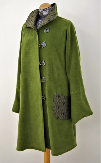 Manteau "Monoki" Vert. Françoise De La Hoz Création de Manteaux - Hérault